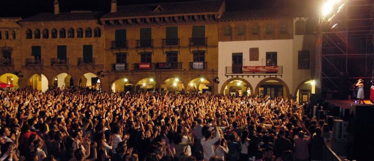 La música en directe torna al Poble Espanyol aquest agost