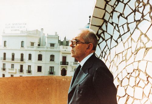 Salvador Espriu a la Pedrera. Fotografía cedida por CDESE. Salvador Espriu a la Pedrera. Fotografía cedida por CDESE.
