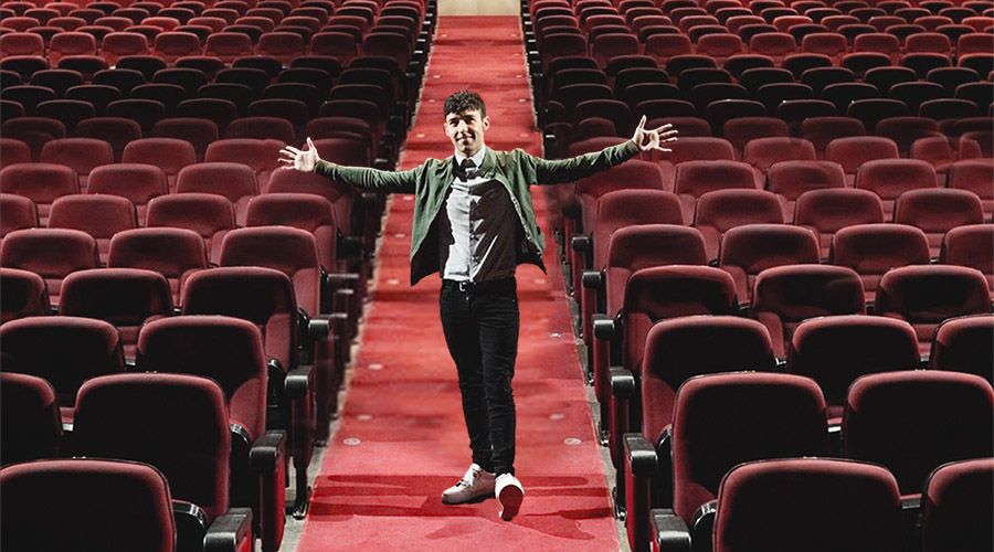 El Mago Pop és el propietari actual del Teatre Victòria
