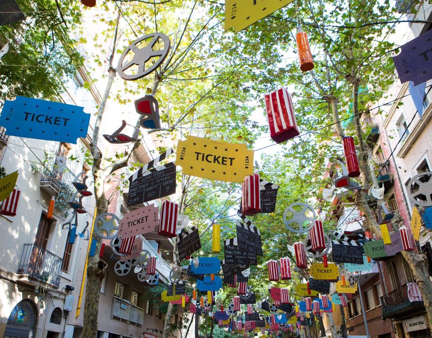 Carrers guarnits a la Festa Major de Sants Carrers guarnits a la Festa Major de Sants