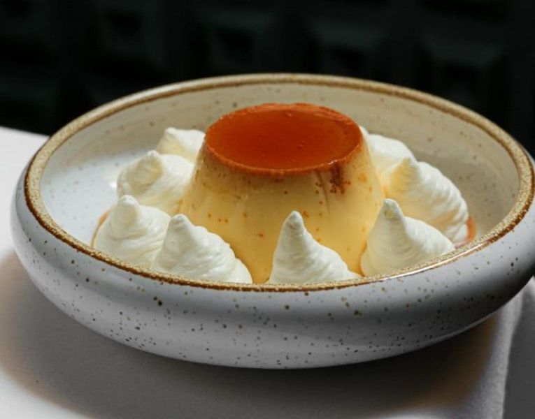 Flan cremoso con nata Flan cremoso con nata