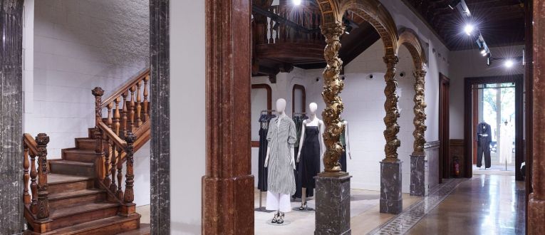La botiga de Massimo Dutti de Passeig de Gracia esdevé galeria d'art La botiga de Massimo Dutti de Passeig de Gracia esdevé galeria d'art