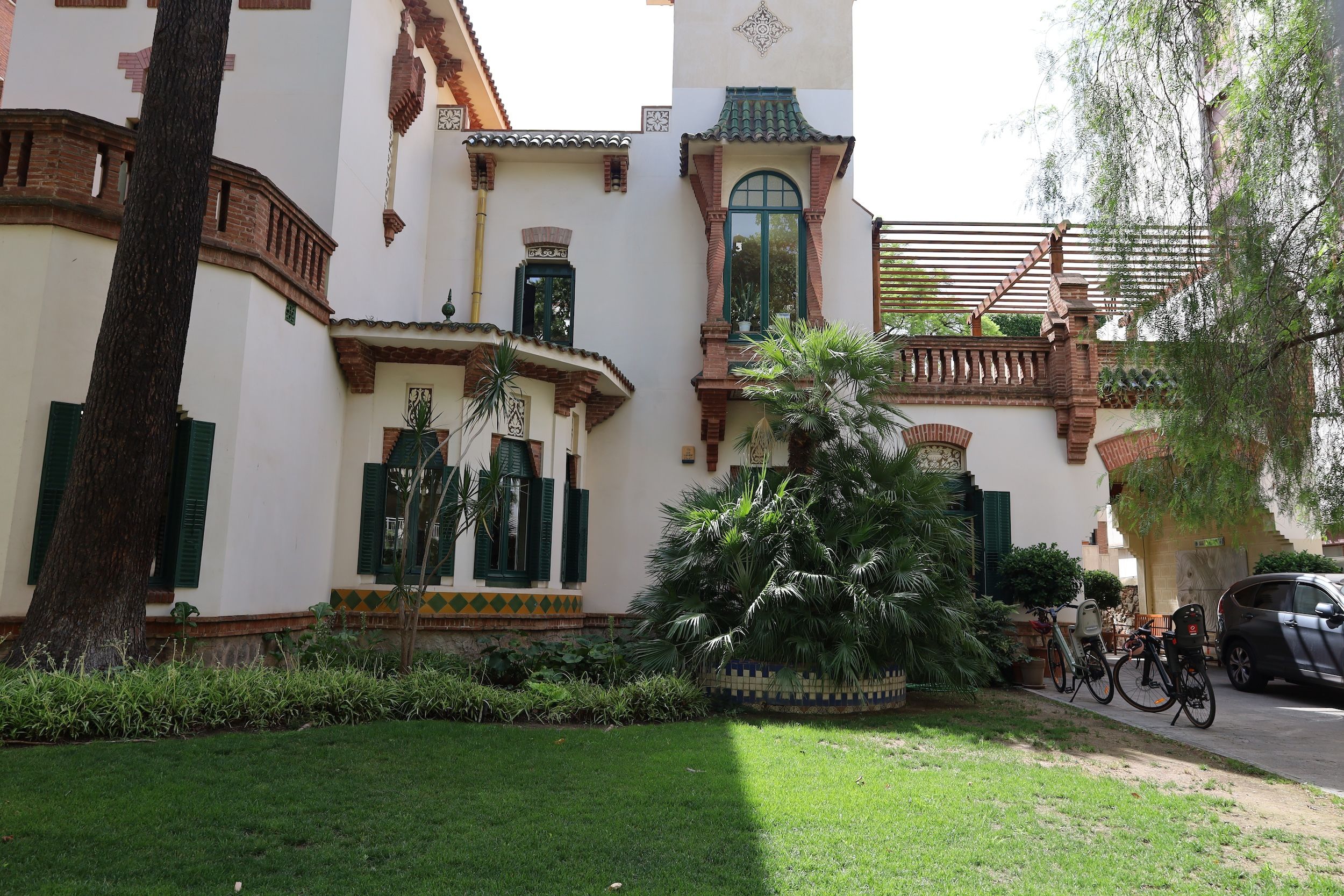 Jardín delantero de la Casa Muley Afid. © Anna Badia Jardín delantero de la Casa Muley Afid. © Anna Badia