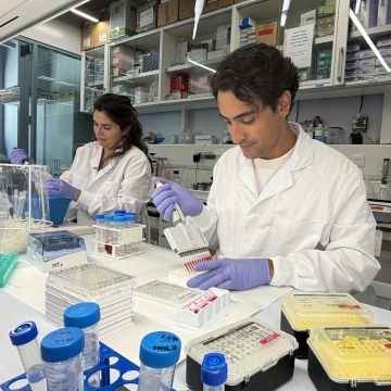 L'equip de Nuage Therapeutics als laboratoris del Parc Científic de Barcelona L'equip de Nuage Therapeutics als laboratoris del Parc Científic de Barcelona