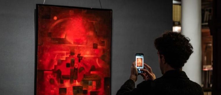 La mostra 'Antoni Tàpies. El moviment perpetu del mur' al Museu Tàpies.