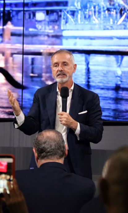 El president executiu de Telefónica, Marc Murtra, durant una conferència a la seu de la patronal Foment del Treball © Andrea Salazar (ACN))