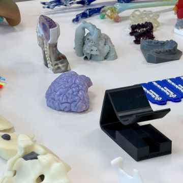 Prototips per a l’àmbit sanitari creats amb impressió 3D a la Incubadora del Consorci de la Zona Franca © Gemma Sánchez Bonel (ACN) Prototips per a l’àmbit sanitari creats amb impressió 3D a la Incubadora del Consorci de la Zona Franca © Gemma Sánchez Bonel (ACN)