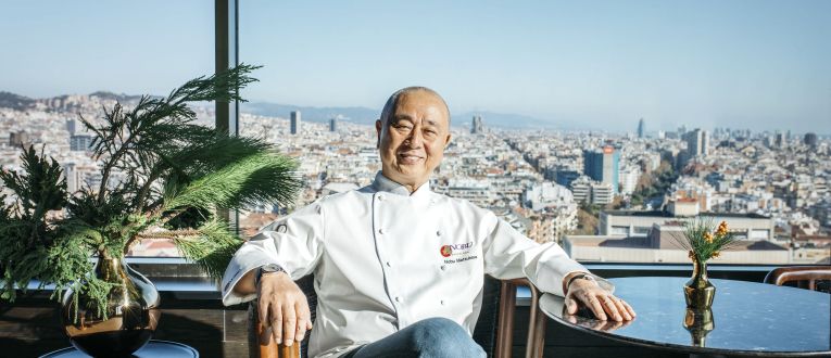 Nobu Matsuhisa, des del restaurant Nobu Barcelona, amb vistes a la ciutat © Cedida
