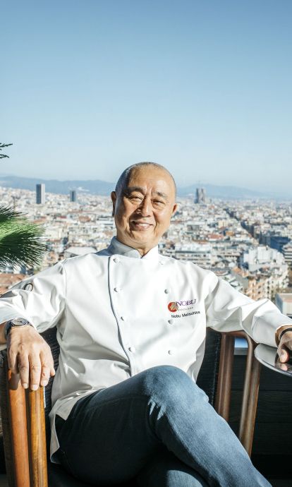 Nobu Matsuhisa, des del restaurant Nobu Barcelona, amb vistes a la ciutat © Cedida Nobu Matsuhisa, des del restaurant Nobu Barcelona, amb vistes a la ciutat © Cedida