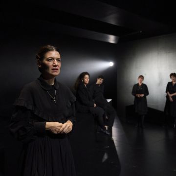 Set actrius protagonitzen 'El Cadell'. © David Ruano