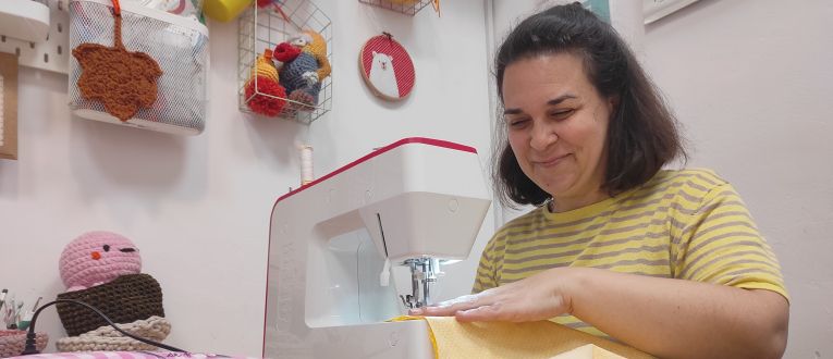 La Mònica Otero és la propietària de Núvols de fils. ©Carme Escales La Mònica Otero és la propietària de Núvols de fils. ©Carme Escales