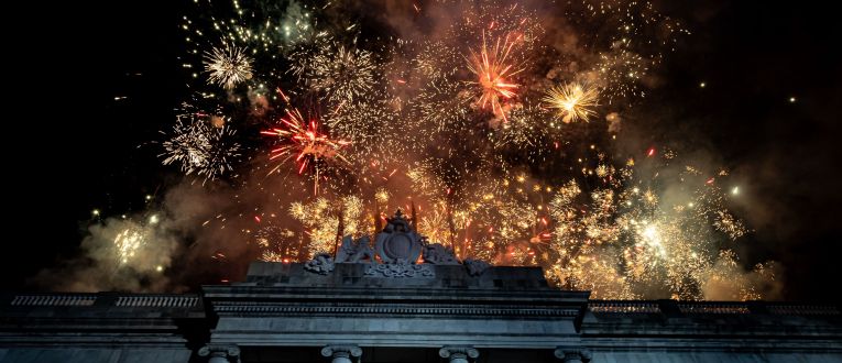 Focs artificials després del Toc d'Inici de la Mercè. © Àngel Bravo Focs artificials després del Toc d'Inici de la Mercè. © Àngel Bravo