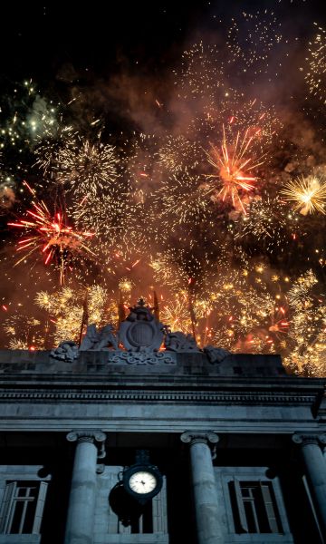 Focs artificials després del Toc d'Inici de la Mercè. © Àngel Bravo Focs artificials després del Toc d'Inici de la Mercè. © Àngel Bravo