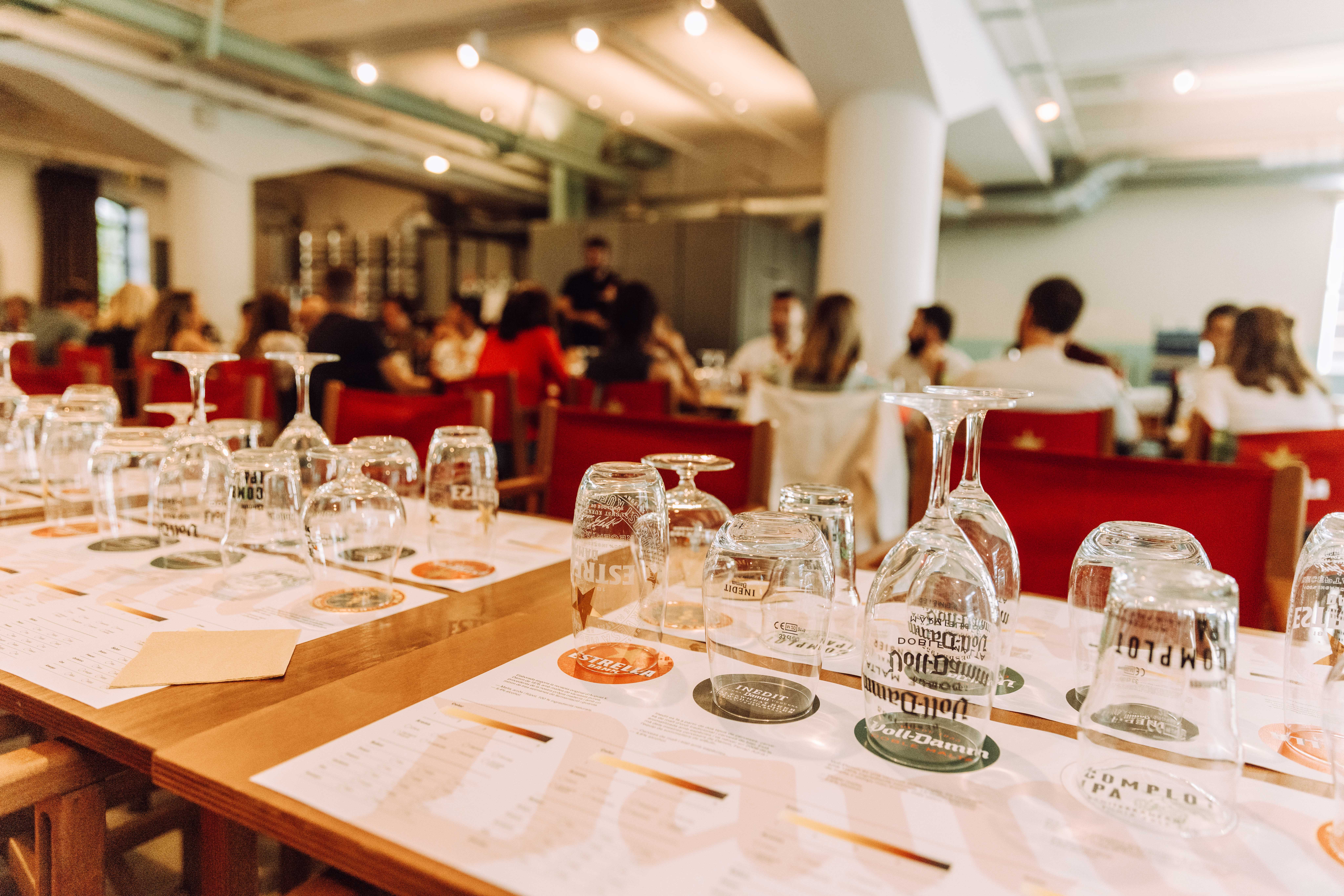 Tasts de cervesa a l'Antiga Fàbrica Estrella Damm durant La Mercè 2025 © Gemma Martz Tasts de cervesa a l'Antiga Fàbrica Estrella Damm durant La Mercè 2025 © Gemma Martz