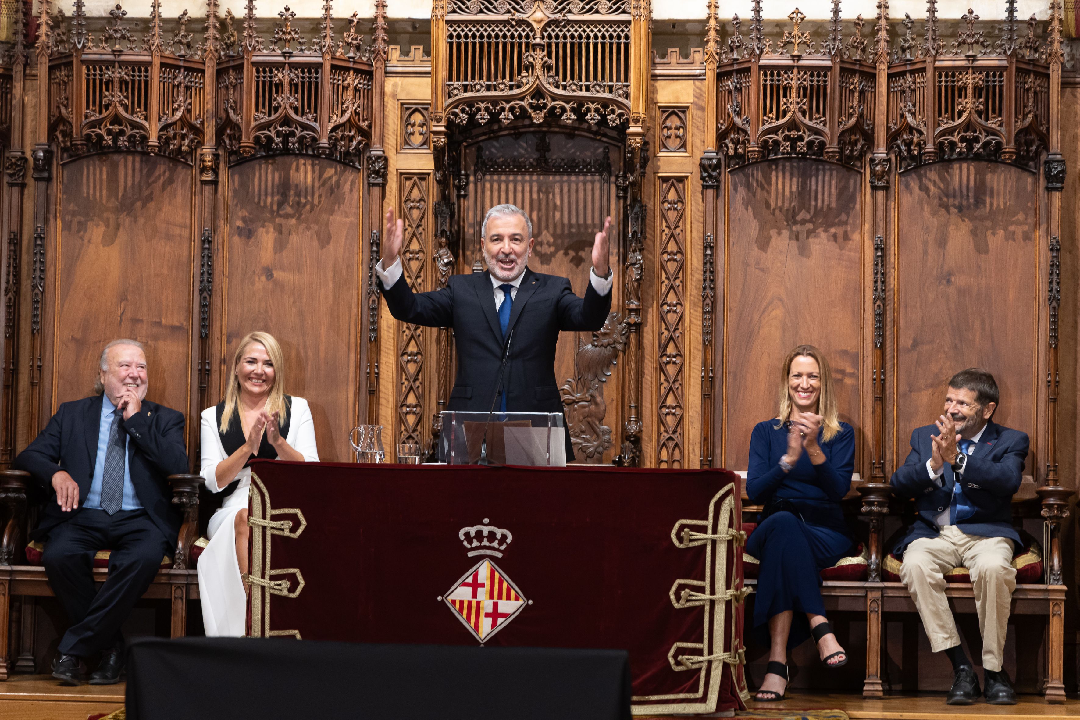 L’alcalde Jaume Collboni dona el tret de sortida a les festes de la Mercè durant el pregó, que marca oficialment l’inici de la celebració. © Àngel Bravo