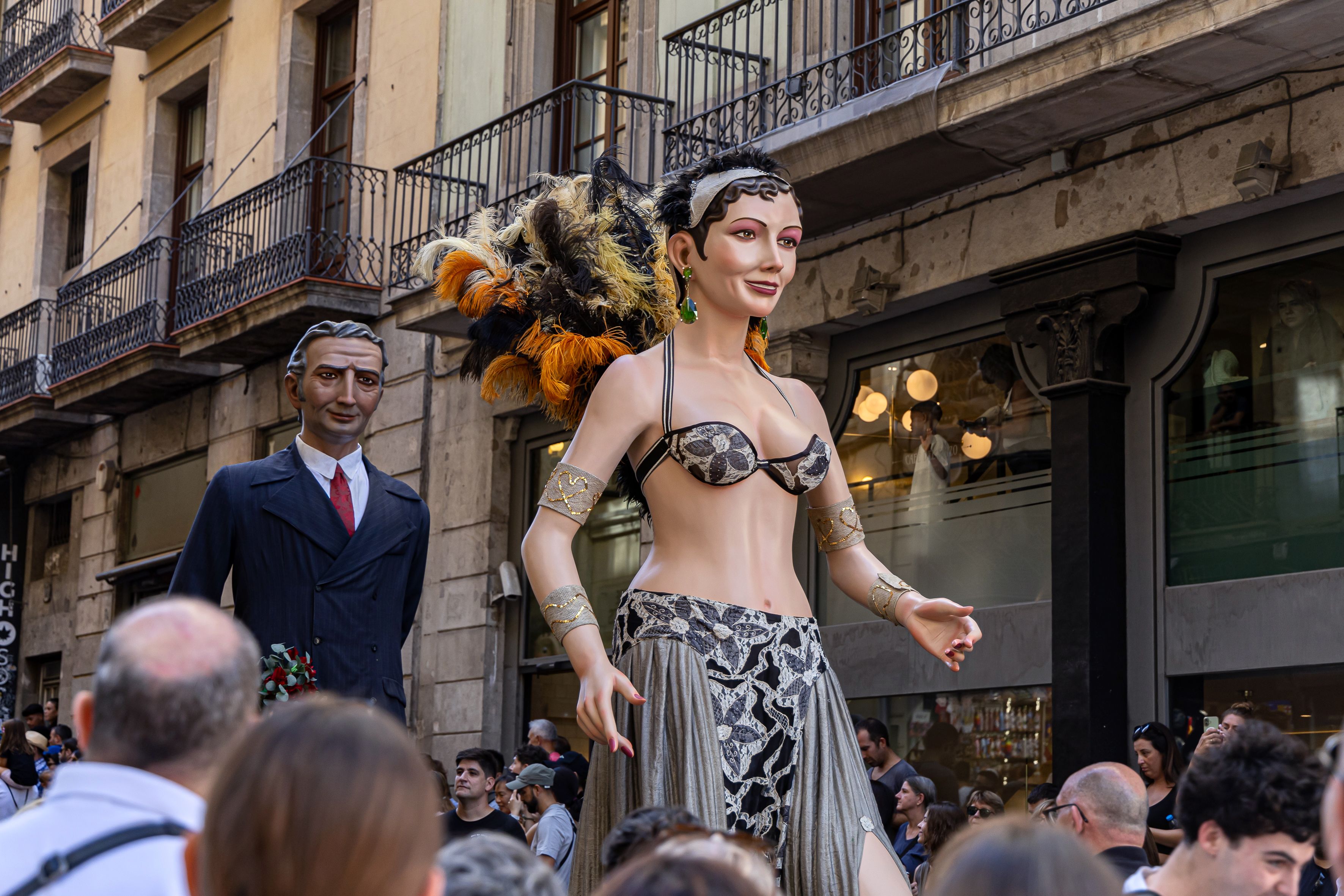 Els Gegants desfilen pels carrers de Barcelona durant la Cavalcada de la Mercè. © Àngel Bravo