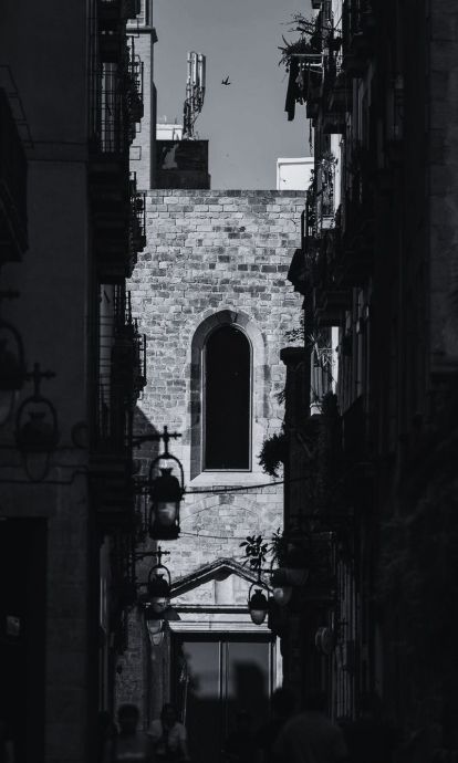 Carrer d'Elisabets. Al fons, part de la façana del Convent dels Àngels. © Laura Guerrero