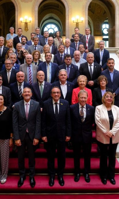 Foto de família després de l'aprovació de la Llei de Cambres © Cedida