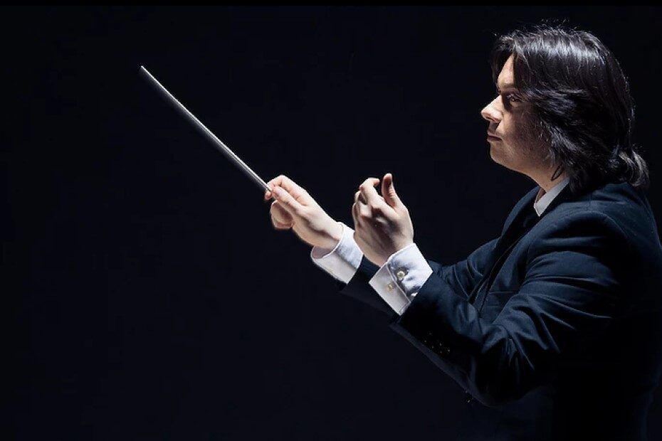 Gabriel Bebeșelea és el director del concert