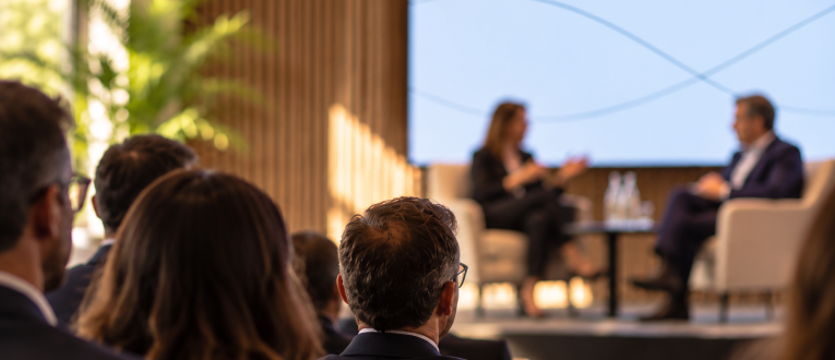 ASCEF, EY i The New Barcelona Post impulsen En Clau Familiar, un nou cicle itinerant de converses sobre l'empresa familiar © Imatge generada amb IA ASCEF, EY i The New Barcelona Post impulsen En Clau Familiar, un nou cicle itinerant de converses sobre l'empresa familiar © Imatge generada amb IA