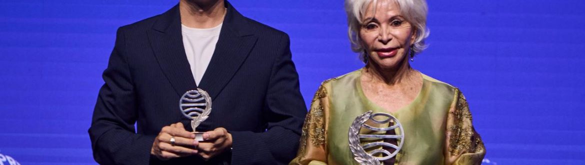 Les novel·les 'La hora antes del alba', d’Isabel Allende, i 'La añoranza', de Sergio Hernández Carrasco, guanyadora i finalista del Premi Planeta 2026. © Planeta