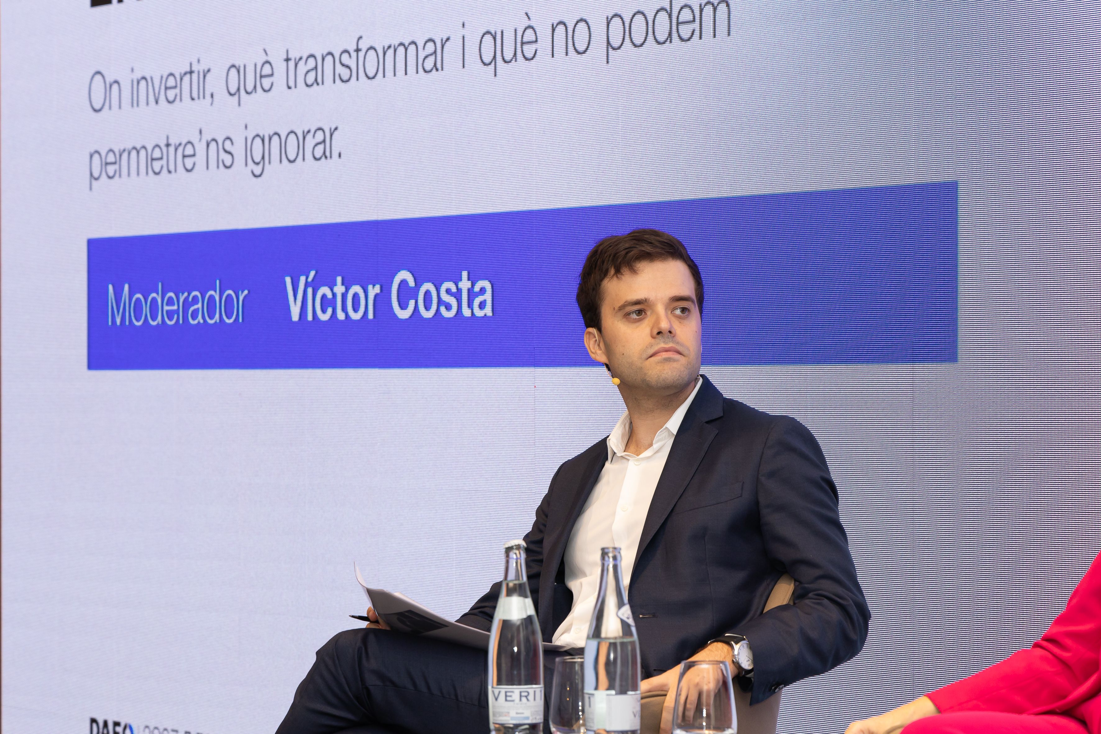 Víctor Costa, empresari i moderador, ha conduït la taula rodona sobre l’aplicació de la intel·ligència artificial a les empreses, amb la participació de Mercedes Oblanca (Accenture), Jordi Giné (Telefónica) i Daniel Martínez Harris (HP Barcelona). © Àngel Bravo