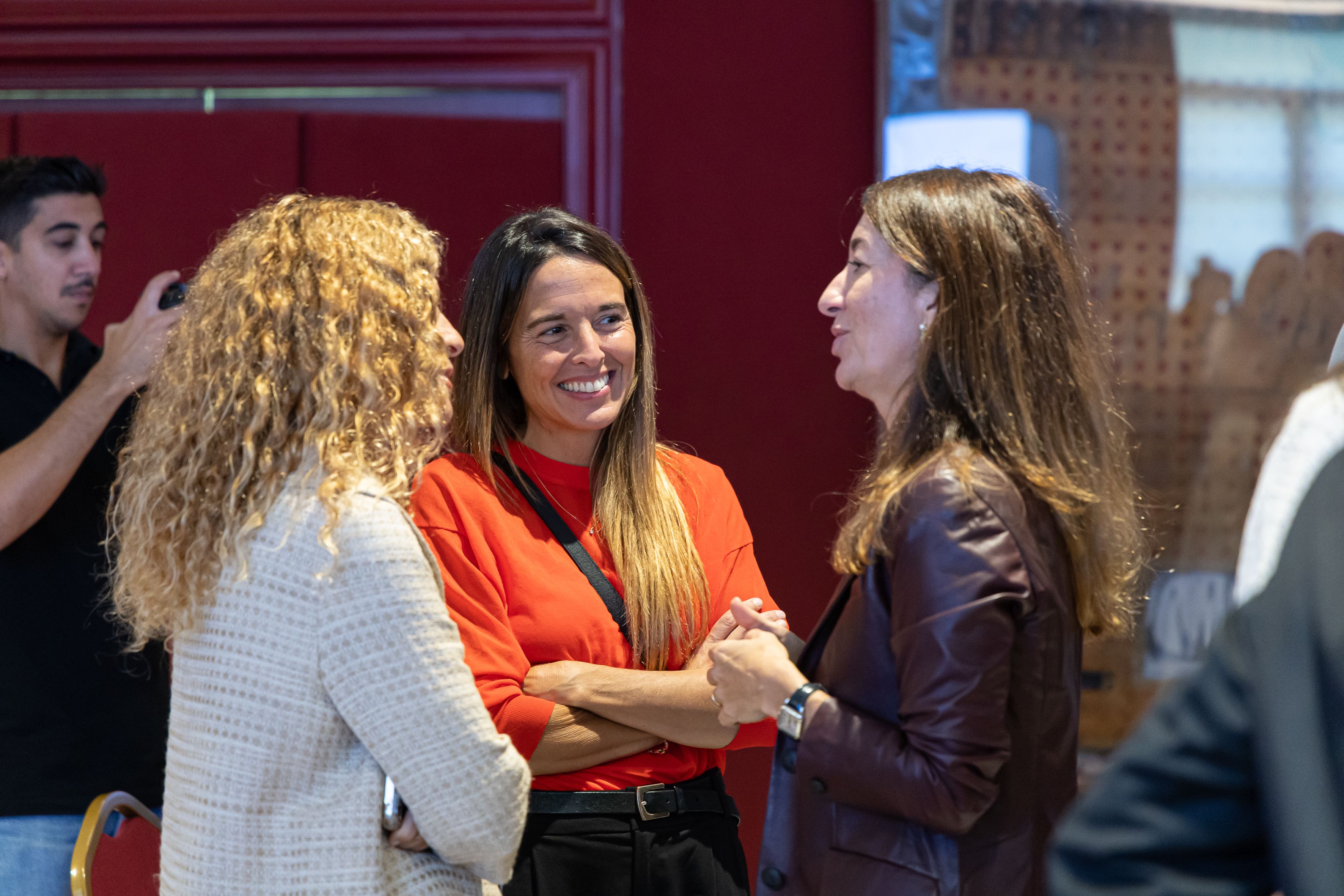 Professionals i representants del món empresarial es troben a DAFO Barcelona 2027. © Àngel Bravo