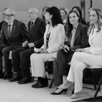 Laia Rogel i el seu vestuari per rebre a S.M. Reina Letizia. ©GTres