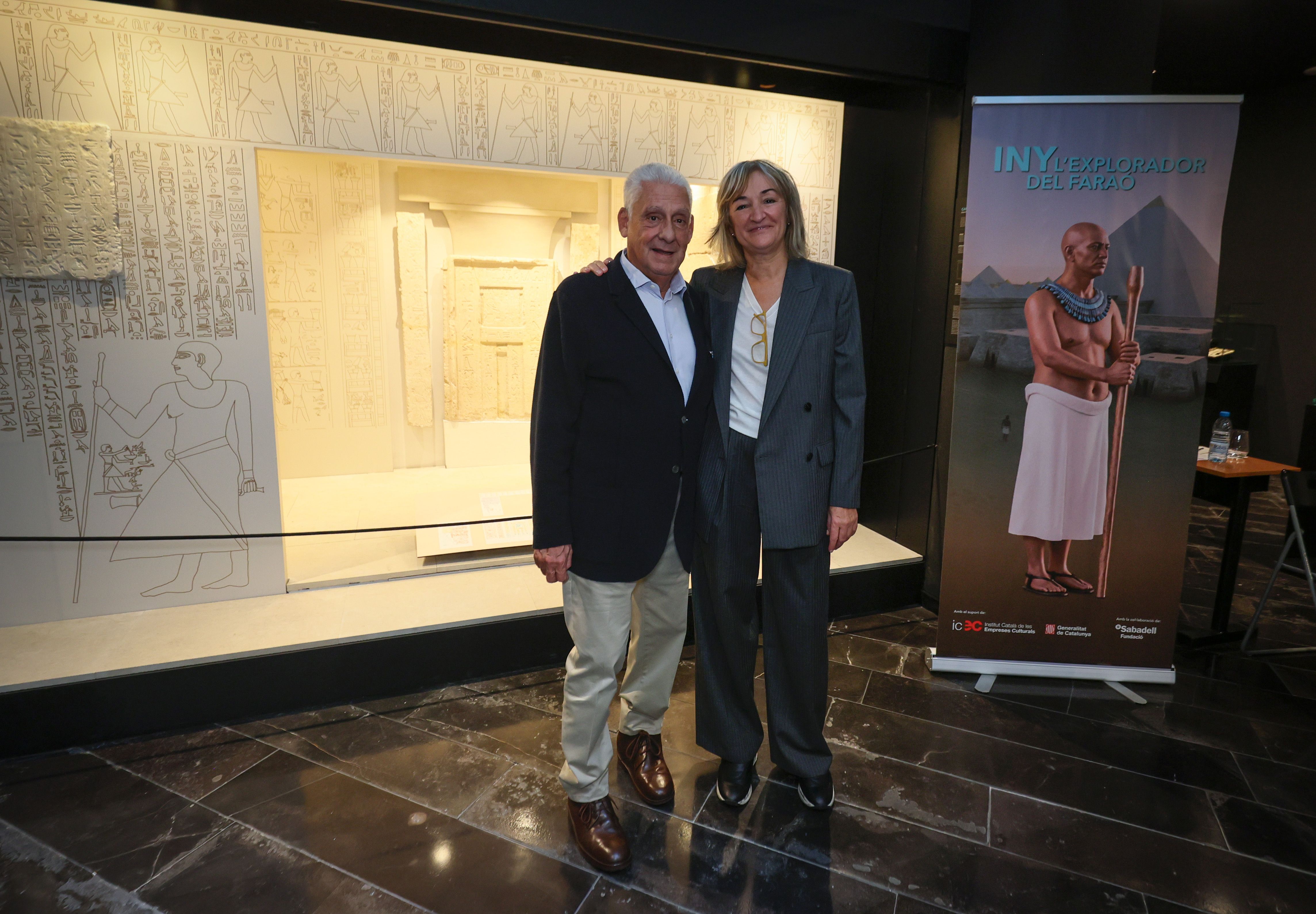Joan Clos, empresari, egiptòleg i mecenes i Maixaixa Taulé, directora del Museu Egipci © Cedida Joan Clos, empresari, egiptòleg i mecenes i Maixaixa Taulé, directora del Museu Egipci © Cedida