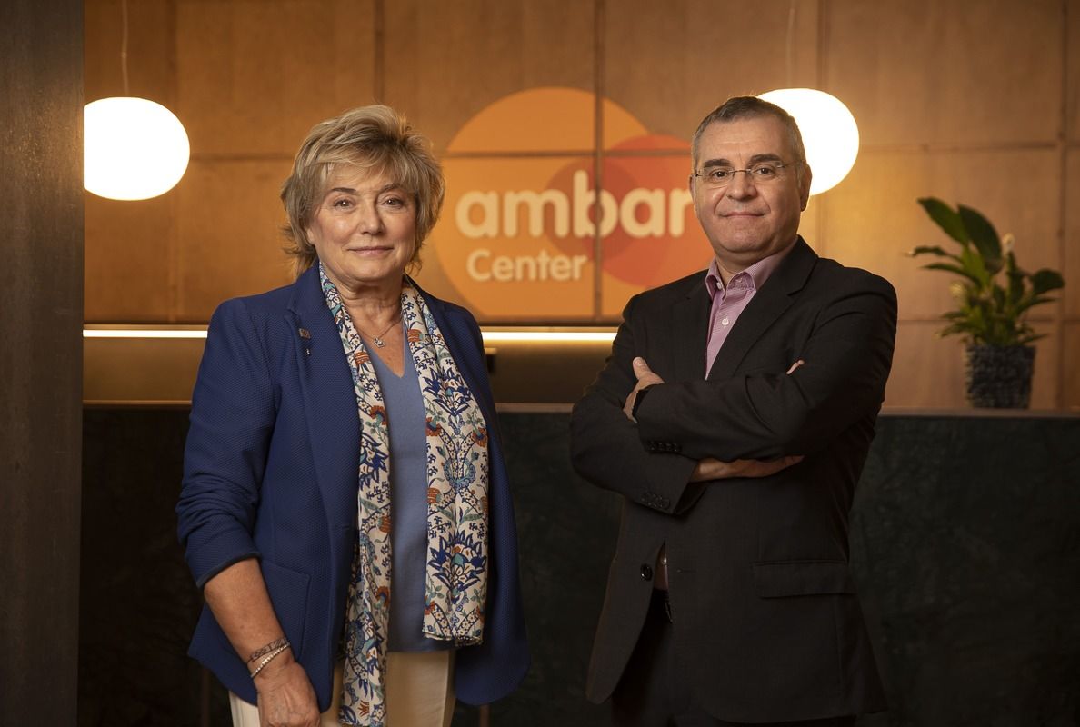 Doctora Mercè Boada, cofundadora d'Ace, amb Antonio Páez, director mèdic del programa Ambar de Grifols.
