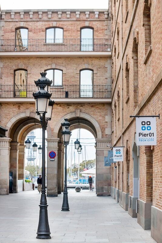 El Pier 01 és el primer edifici que va crear Barcelona Tech City a la ciutat.