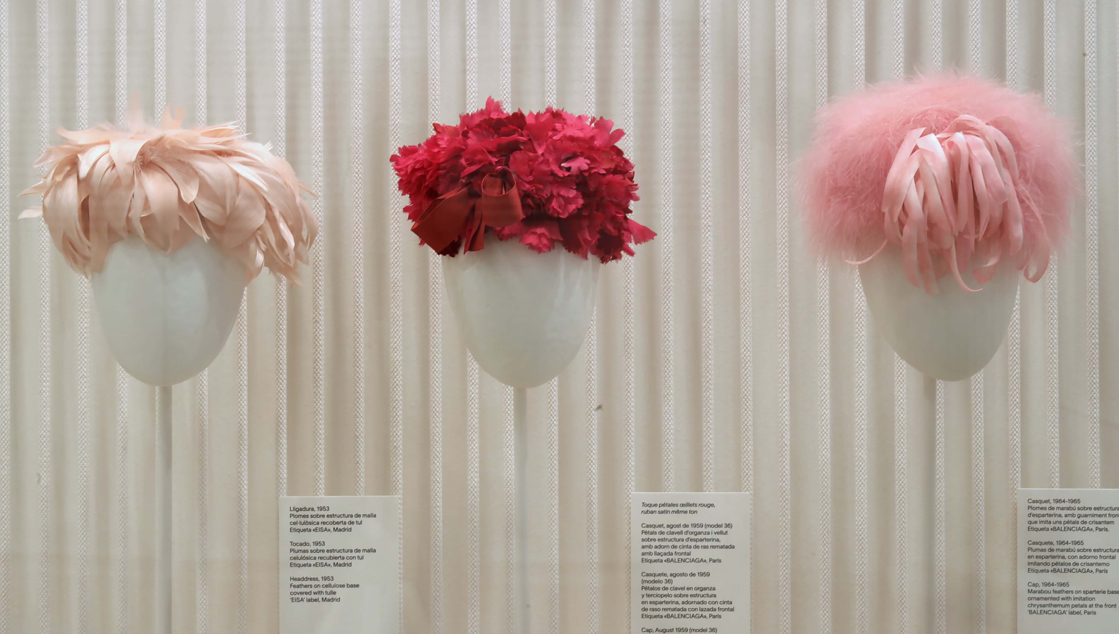 Sombreros de Balenciaga. © Jordi Bardajil