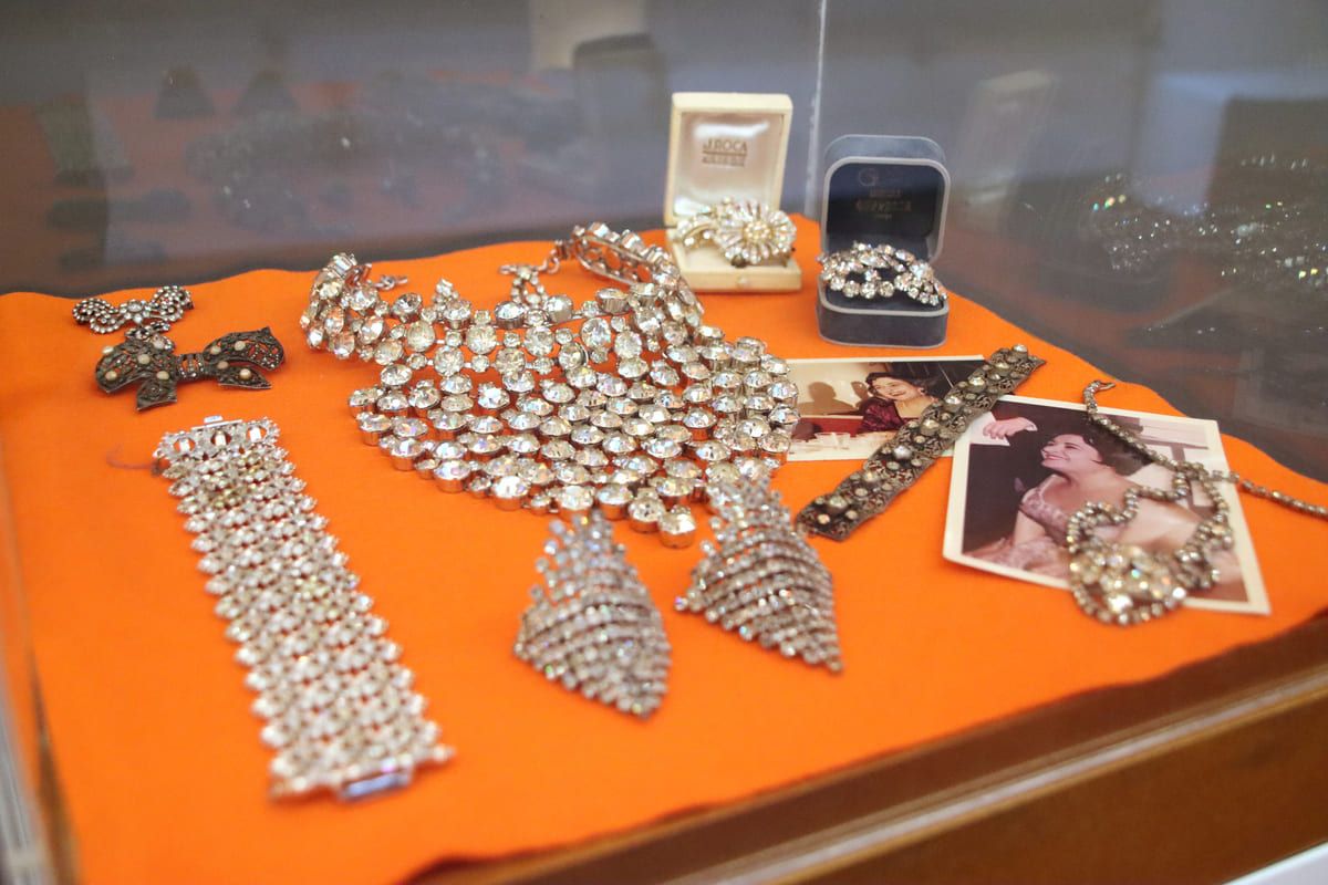 joies Victoria de los Ángeles exposició Cosint el cant Palau Güell
