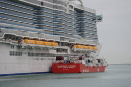 Gabarra de GNL del Port de Barcelona