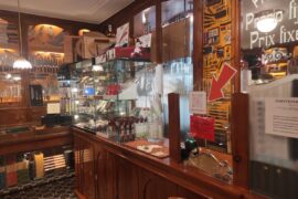 Ganiveteria Roca, Plaça El Pi un dels comerços centenaris de Barcelona