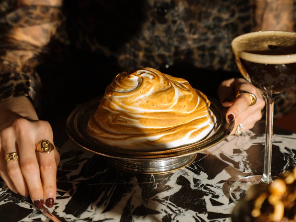 Así es su Baked Alaska para compartir.