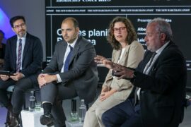 Toni Aira con Albert Dalmau, Laia Claverol y Constantí Serrallonga en Moments Estel·lars.