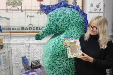 Angelika Heinbach, tallerista de trencadís.