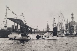 Foto del Archivo de la Armada Española del puerto de Barcelona con hidroaviones
