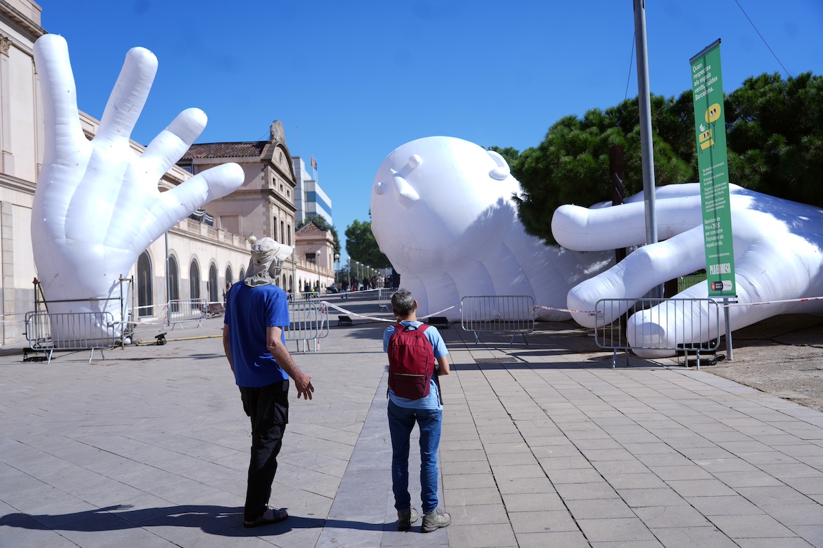 Instalación de Marc Salicrú en el Parc de l'Estació del Nord, por Guillem Roset