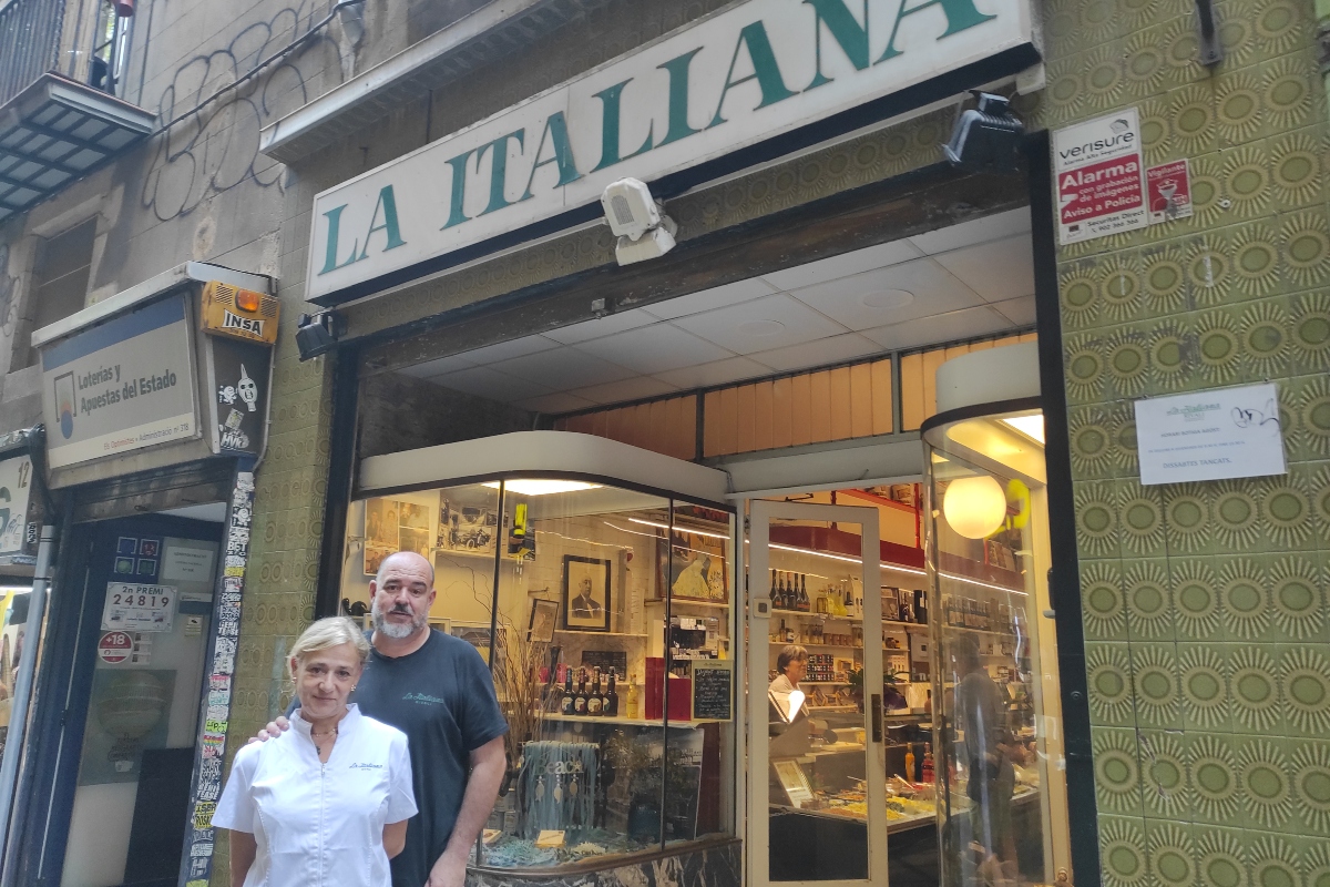 Carla Rivali i Gerard Vilà davant de La Italiana. 