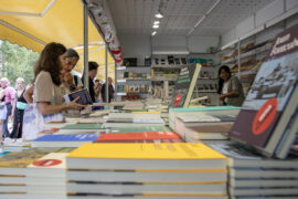Paradeta de La Setmana del Llibre en Català
