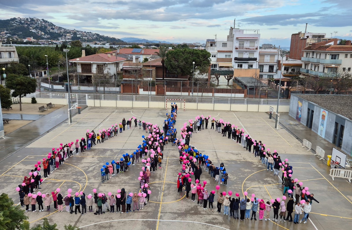 Actividad por La Marató en una escuela de Pineda de Mar. 