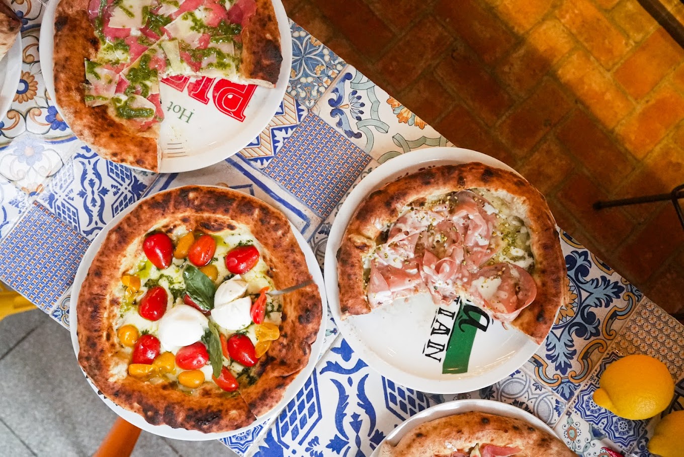 Auténticas pizzas napolitanas.