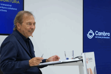 Josep Santacreu, president de la Cambra de Comerç de Barcelona, presentant el darrer estudi sobre la conjuntura econòmica de Catalunya