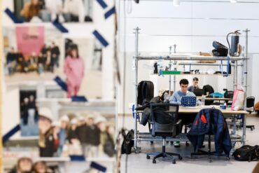 Jóvenes en el BAC de Barcelona.