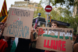 Manifestació als carrers de Barcelona per reclamar l'alliberament de la Flotilla i de Gaza