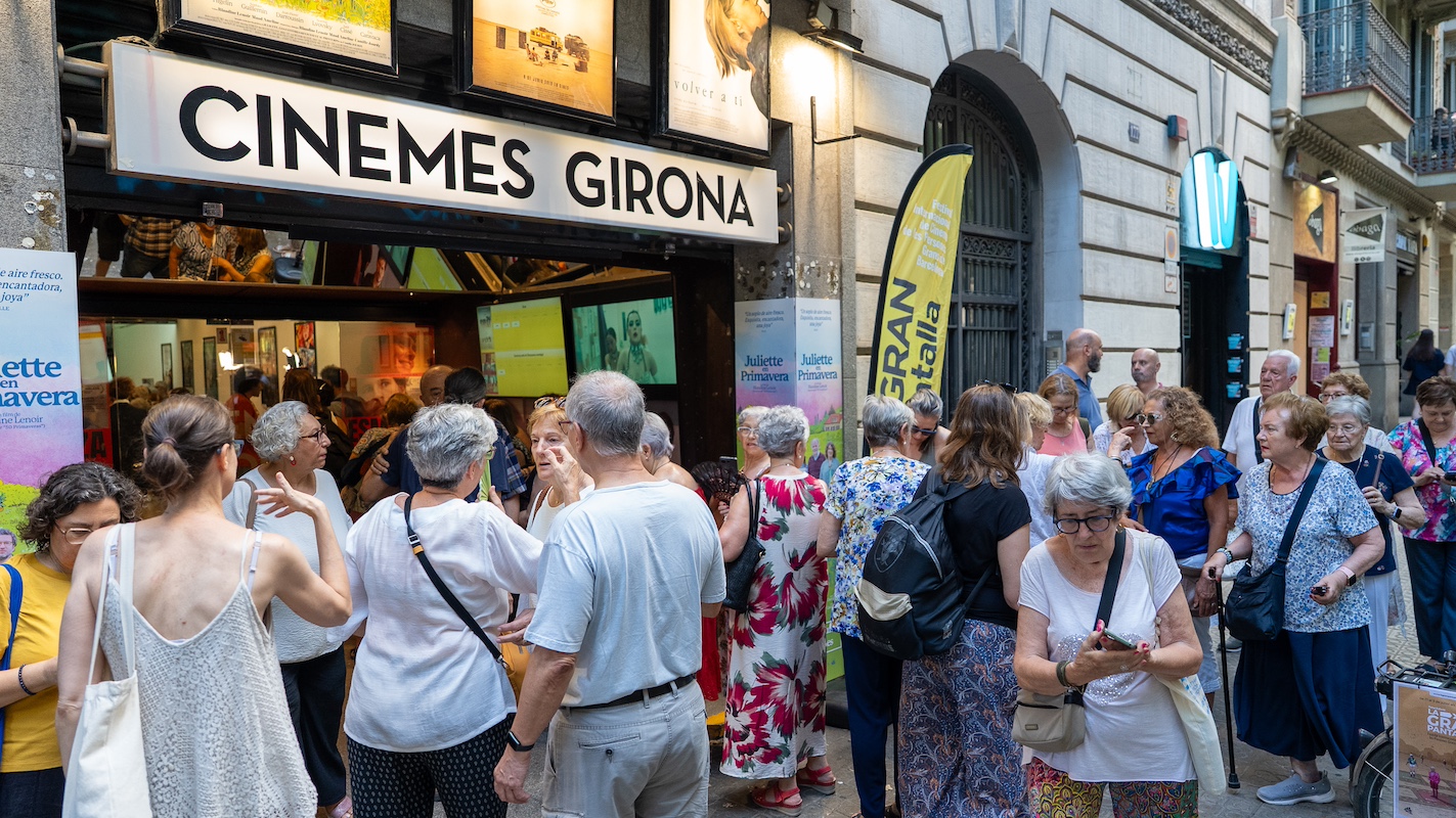 Sesión de cine para gente mayor en Barcelona