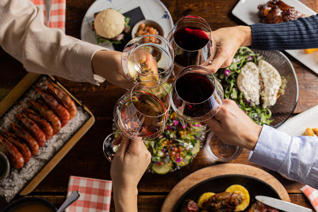Tapas y platillos en Le Bouchon, en Mercer Hotel Barcelona.