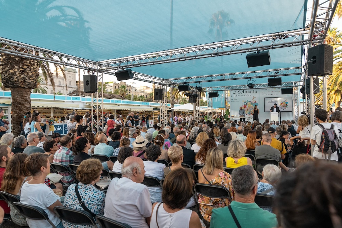 Acte durant la Setmana del Llibre en Català. © Lucas Amillano